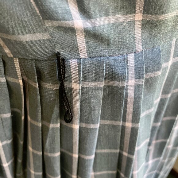 Vintage pleated short sleeve attached neck tie back zipper dress Henry Lee brand - Picture 3 of 16